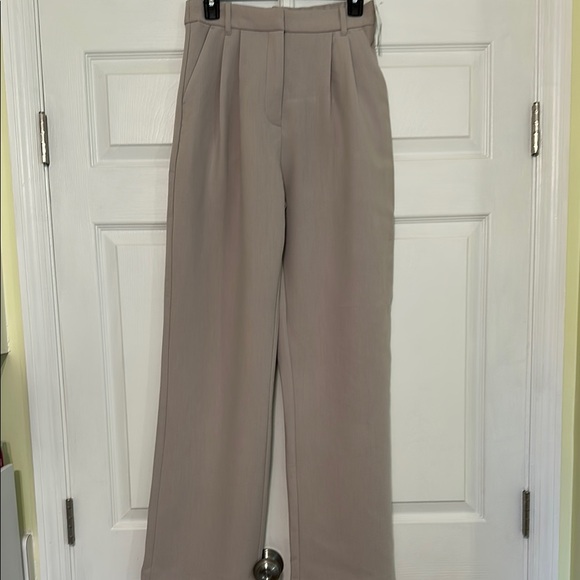 Abercrombie & Fitch Wide Leg Pants in Beige - Picture 1 of 7